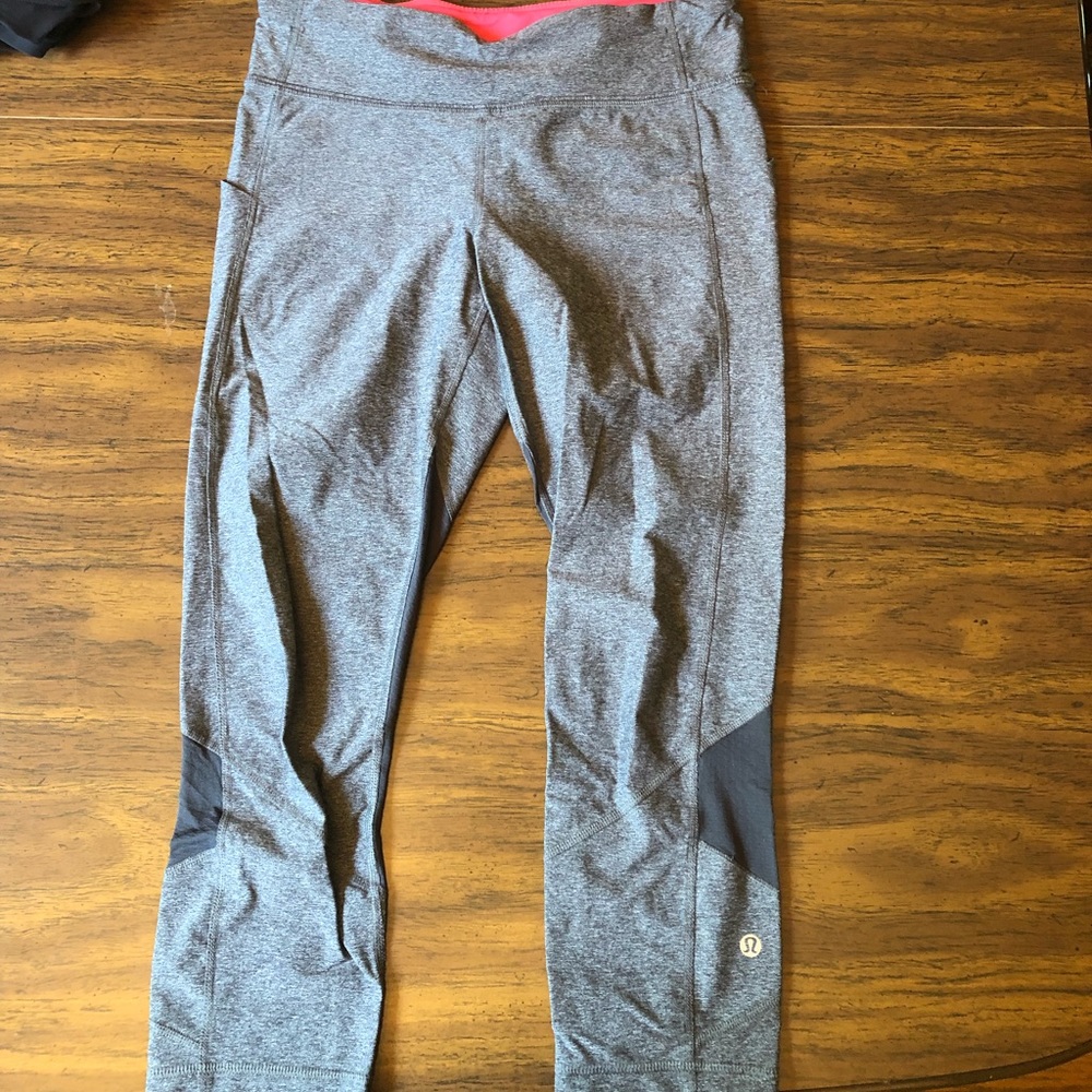 Size 8 lulu grey running crop legging